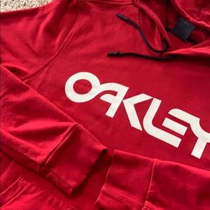 EUC men’s Oakley hoodie
